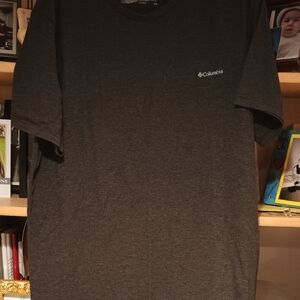 Columbia Men's Dark Gray Short Sleeve Tee